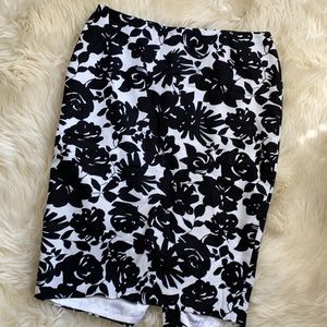Black and white floral pencil skirt